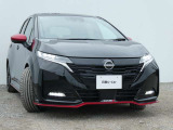 アダプティブLEDヘッドライト。フロントカメラで前方の状況を検知し対向車や先行車に眩しい思いをさせることなく必要なところだけを遠くまで照射します。