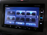 CD、DVD、Bluetooth、AM、FM、AUX、スマートフォン接続ができます。