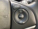 【クルーズコントロール】高速道路もラクラク走行。アクセルを離しても一定速度で走行ができ、長距離運転時の負担を軽減!加速・減速も簡単なスイッチ操作で調整できます。