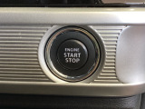 ワンプッシュでエンジンのスタート、ストップが出来て便利です。