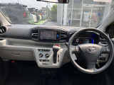 【運転席・インパネまわり】ハンドル・シート・フロアーなど隅々までプロによるクリーニング済み☆彡キレイな車内でドライブが一層快適にお楽しみいただけます!!