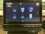 ワイド画面のナビゲーションはフルセグTV、インターナビ対応のGathers純正メモリーナビを搭載しています。Bluetoothオーディオ機能がありますので、スマートフォンなどの音楽も再生できます。
