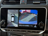 駐停車には便利なアラウンドビューモニター搭載。サイドモニターの切り替えも可能です。