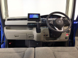 【前方視界】開放的な前方視界!運転がしやすく疲れにくいです♪窓が大きく、見通しがとっても良いおクルマですよ♪