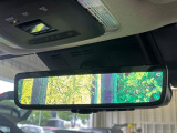 【デジタルインナーミラー】後方を広く見渡せる車体後部にカメラを取付け、ルームミラー内のモニターに表示します。様々な環境でクリアな後方視界を確保。安心して運転することができます。