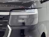 LEDヘッドライトは、点灯の瞬間から最大光量を発揮し、突然暗くなるトンネルなどでの安定感を高めます。