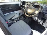 【運転席】最適なドライビングポジションで操作性を向上!