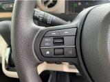 ステアリングリモコンスイッチにてオーディオ操作可能となっております。運転にも集中できます。