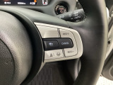 ハンドルにHondaセンシング系のクルーズコントロールやレーンキープアシストなどのスイッチが装備されています。ハンドルから手を離さず安全に操作できます。