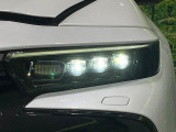 【三眼LEDヘッドライト】スタイリッシュな見た目の三眼LEDヘッドライトを装備♪スタイルだけでなく、夜間の走行も視界良好で安心してお乗りいただけます。