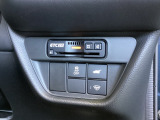 Hondaセンシング用の、VSA(ABS+TCS+横滑り抑制)解除のメインスイッチなどはハンドルの右側に装備しています。その上ETC2.0がついています。高速道路の料金所の通過も楽々です。