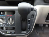 インパネシフトのCVTオートマチック車です。