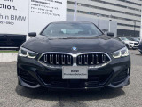【キドニーグリル】BMWは約90年もの間、ほぼ全ての車両にひと目でBMWだと分かるこの特徴的なフロントグリルが備えられ、デザイン・アイコンとして親しまれてきました。