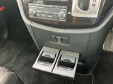運転席横ドリンクホルダー付き