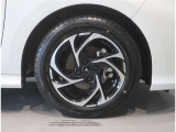 Aftermarketのアルミホイールになります。タイヤサイズは185/60R15です。