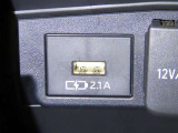 充電用USB端子を装備しております。