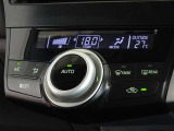 車内を快適に、オートエアコンを装備してます。