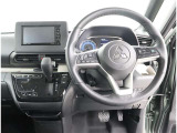 運転席のハンドル・シートは高さ調整が可能です