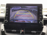 【バックカメラ】運転が苦手な方も車庫入れラクラクです!ギアをリバースに入れれば自動的に切り換わりますので、面倒な操作は不要です♪狭い駐車場もお車を傷つけず安心ですね!