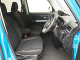 見通しのよいすっきりとした視界で、誰でも運転しやすいです。運転のしやすさは疲れにくさにも繋がりますよ♪