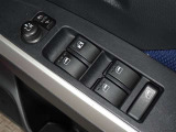 電動格納式ドアミラー・パワーウインドウを装備してます。