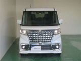 明度の高いLEDヘッドライトで、夜間の運転も安心です。