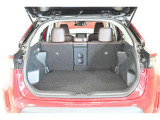 荷物が積めない・・・そんな心配は不要です!十分なスペースを確保してあります。シートを倒せばさらに大きな荷物も積めますよ♪