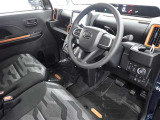日々の運転を楽々サポートの運転席!