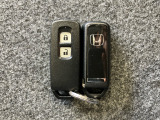 【スマートキー】持っているだけでエンジン始動や、ドアロックの開閉まで出来ちゃう賢く便利なスマートキーを装備!イモビライザーでセキュリティー対策もOK!
