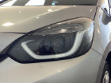 LEDヘッドライトは、点灯の瞬間から最大光量を発揮し、突然暗くなるトンネルなどでの安定感を高めます。