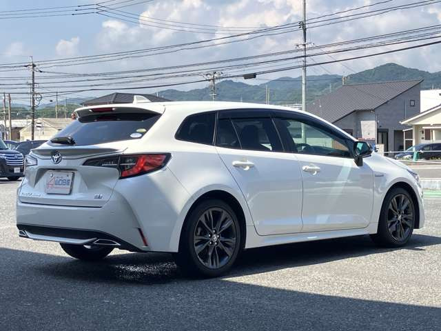 トヨタ カローラツーリング 1.8 ハイブリッド W×B の中古車詳細