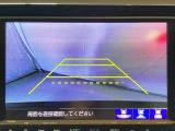 バックでの車庫入れも安心です! リアカメラが付いているバックモニター付のナビを装備しております。操作線もついており距離感も画面から確認できます。