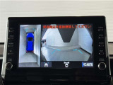 後方のモニターと併せ、前方の死角を確認するフロントモニターも装備!これで前後安心です♪