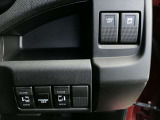 【安全装備も充実】車線逸脱警報システム。バック時の障害物を検知し知らせるパーキングセンサー付きです。