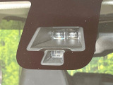 【エマージェンシーブレーキ】走行中に前方の車両等を認識し、衝突しそうな時は警報とブレーキで衝突回避と被害軽減をアシスト。より安全にドライブをお楽しみいただけます。