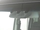 サポカーは、高齢運転者を含めたすべてのドライバーによる交通事故の発生防止・被害軽減対策の一環として、国が推奨する新しい自動車安全コンセプトです。詳しくは販売店スタッフまでおたずねください。