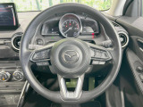 インテリアに合わせたデザインのステアリングは、運転される方のことも考え、運転しやすい形状、大きさです。是非一度、実際に触ってお確かめください。