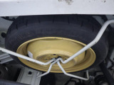 もちろんスペアタイヤや車載工具も完備☆ 万が一のパンクに備えて使用方法もお伝えします!