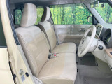運転席シート廻りは使用感も少なく、良好な状態となっています。前オーナー様が丁寧に使っていたことがよくわかりますね。