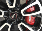 MINI認定中古車は360°を徹底的にチェック。エンジンやトランスミッション、電気系統やコンピュータ・システムなどを詳細に点検。交換基準に達した部品は整備した後にご納車いたします。