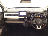 【前方視界】開放的な前方視界!運転がしやすく疲れにくいです♪窓が大きく、見通しがとっても良いおクルマですよ♪