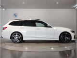 ご納車後も全国約200拠店のBMW正規ディーラーサービス工場にて保証対応いたします。お近くのBMW正規ディーラーをご案内の上、アフターメンテナンスをお受け頂けますので、安心してお乗りいただけます!!