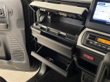 気になる車はすぐにお問い合わせください!画面右側の0066から始まる無料ダイヤルからお問い合わせ下さい!専門スタッフがお車のご質問にお答えいたします!