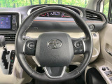 【純正革巻きステアリング】上質な革を使用することで、手にしっかり馴染みとても運転しやすいハンドルです♪