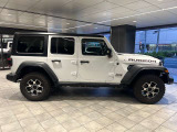 □■右側面■□ ホイールアーチが台形なのはJeepのみのデザインになり、ここを見てもJeepとすぐ分かります!