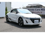 MRスポーツカーならではの 低く構えたフロントフェイス