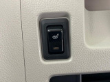 【シートヒーター】寒い日に重宝するシートヒーター!エアコンより早く温まってくれるので寒がりの人も安心ですね♪エアコンの温風は乾燥するから苦手、という方にもをおすすめです。