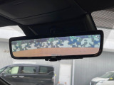 【デジタルインナーミラー】後席の大きな荷物や同乗者で後方が確認しづらい時でも安心!カメラが撮影した車両後方の映像をルームミラー内に表示。クリアな視界で状況の確認が可能です!