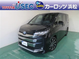 トヨタのミニバン・ノア。メーカーオプションとなるコネクティッドナビ対応ディスプレイオーディオ(フルセグTV+CD・DVD再生可)、ETC2.0ユニットが付属します。