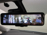 スマートルームミラー付きで後部座席に乗車してても後方がしっかり見れます